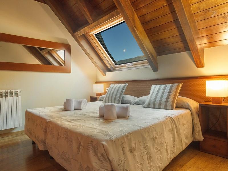 Apartamento familiar abuhardillado Aparthotel La Vall Blanca Vielha Vielha Apartamento familiar abuhardillado Aparthotel La Vall Blanca Vielha Vielha