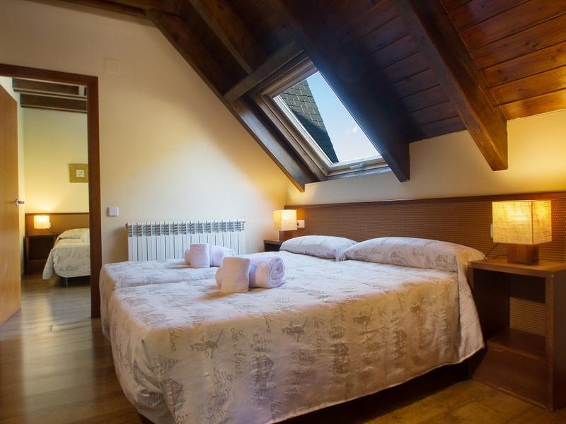 Apartamento familiar abuhardillado Aparthotel La Vall Blanca Vielha Vielha Apartamento familiar abuhardillado Aparthotel La Vall Blanca Vielha Vielha