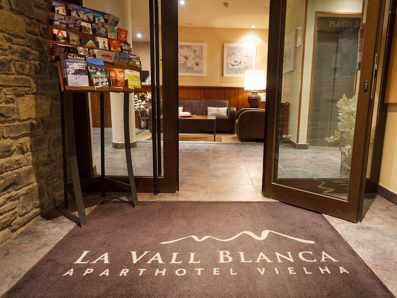 Recepción Aparthotel La Vall Blanca Vielha Vielha Recepción Aparthotel La Vall Blanca Vielha Vielha